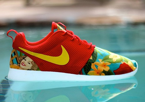 nike-roshe-run-island-girls-1.jpg